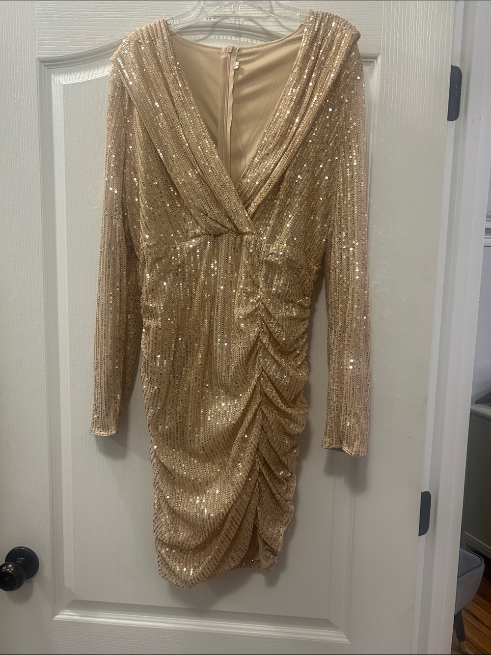 Sequin Ruched Long-Sleeve V-Neck Dress in Gold (large-fits size 8)